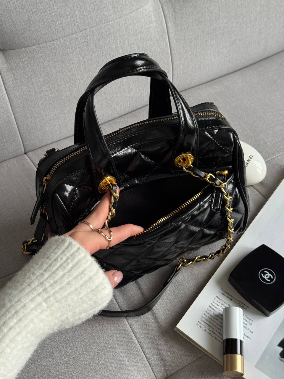Chanel Small Bowling Bag in Patent Crumpled Calfskin Black/Gold - 12