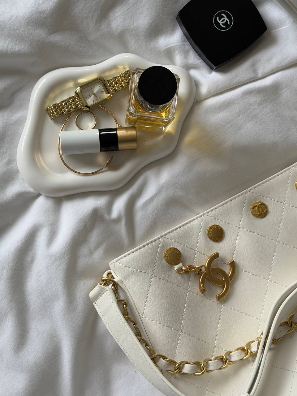 Chanel Small CC Quilted Shopping Bag Milk/Gold - 17