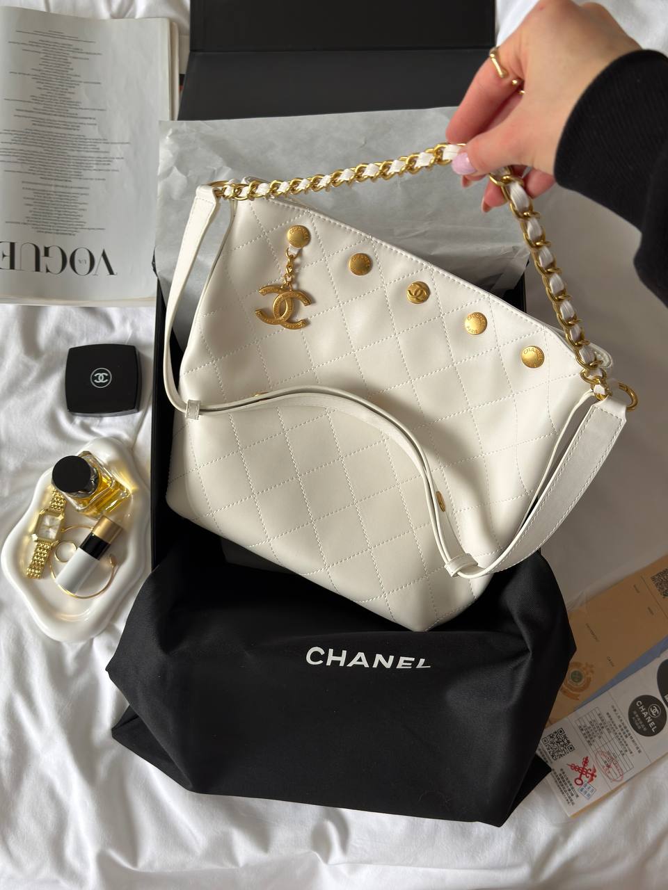 Chanel Small CC Quilted Shopping Bag Milk/Gold - 5