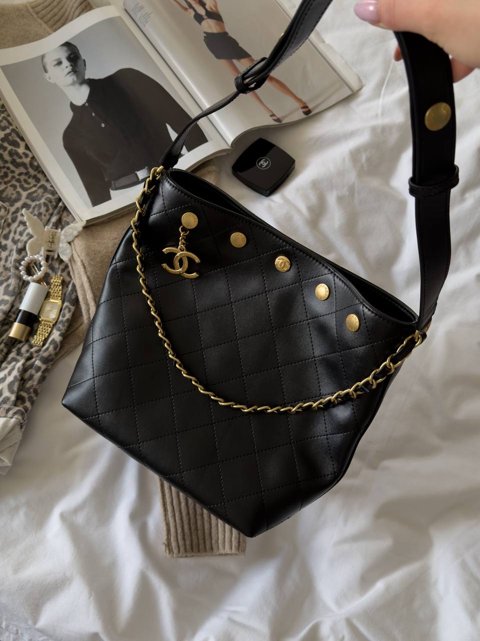 Chanel Small CC Quilted Shopping Bag Milk/Gold - 3