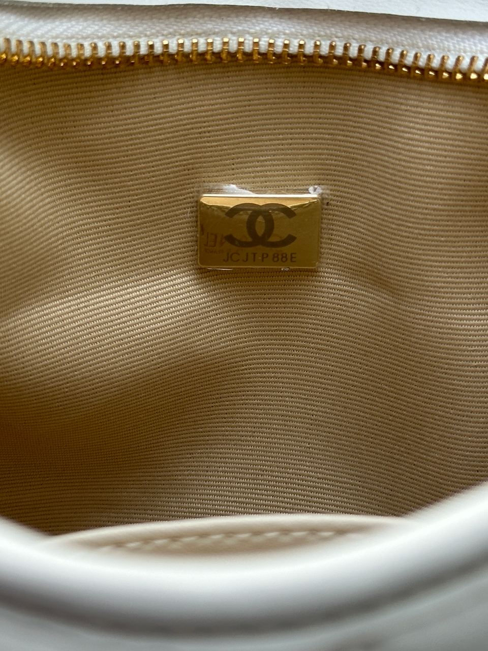 Chanel Small Hobo Bag Shiny Lambskin &amp; Gold-Tone Metal, Cream - 10
