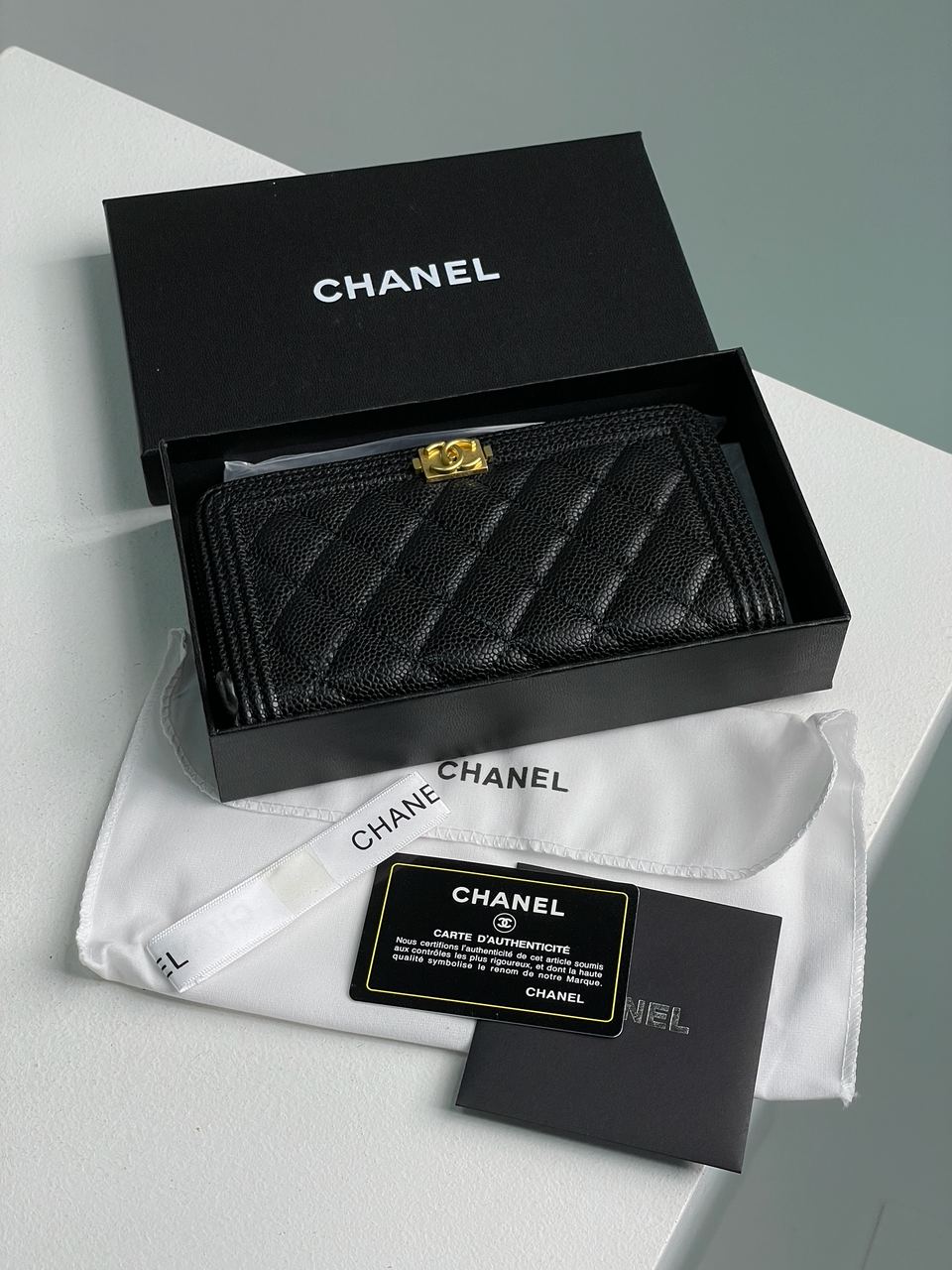 Chanel Wallet Boy Black/Gold - 2