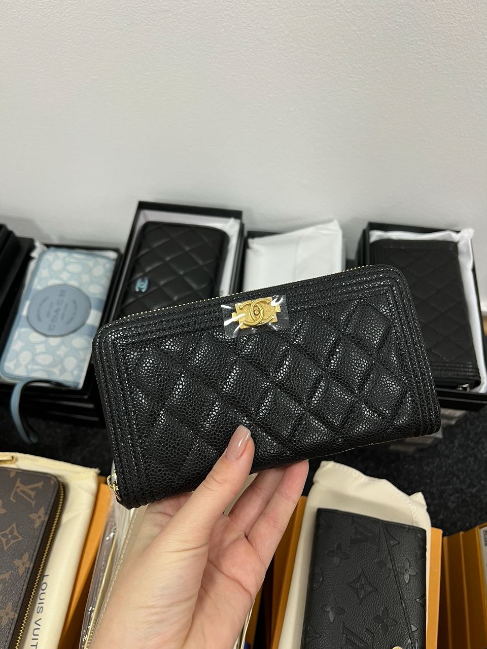 Chanel Wallet Boy Black/Gold - 6