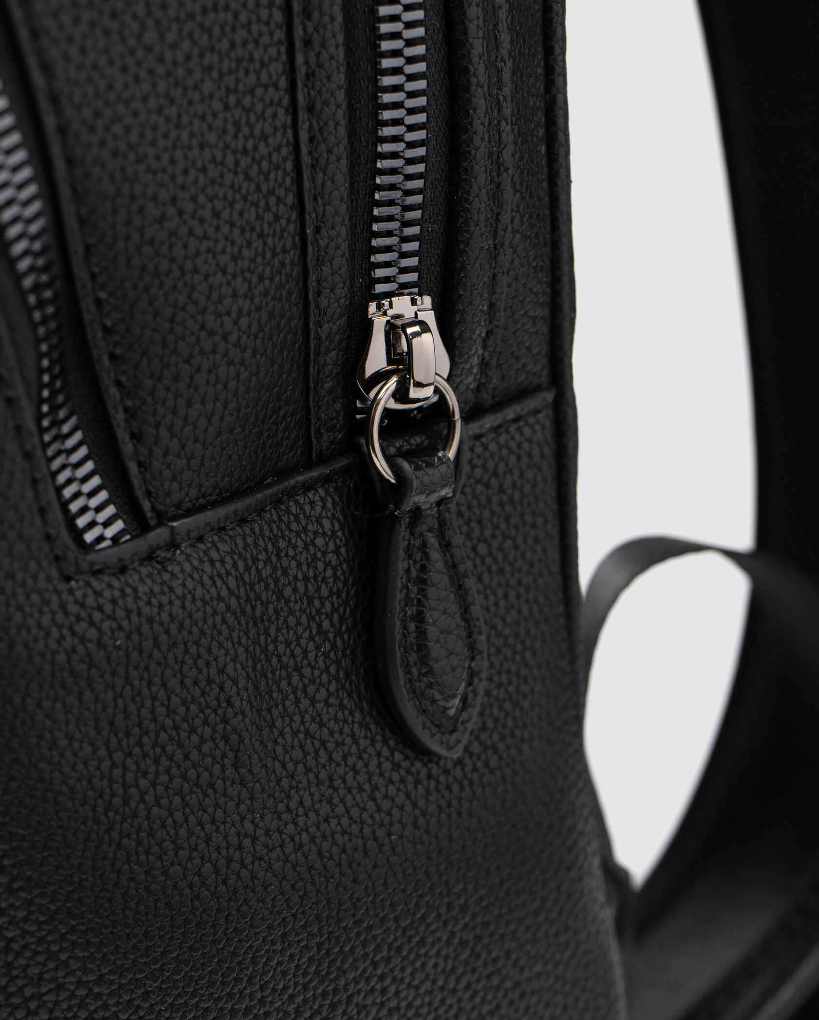 Charter Backpack in Pebble Leather Black - 10