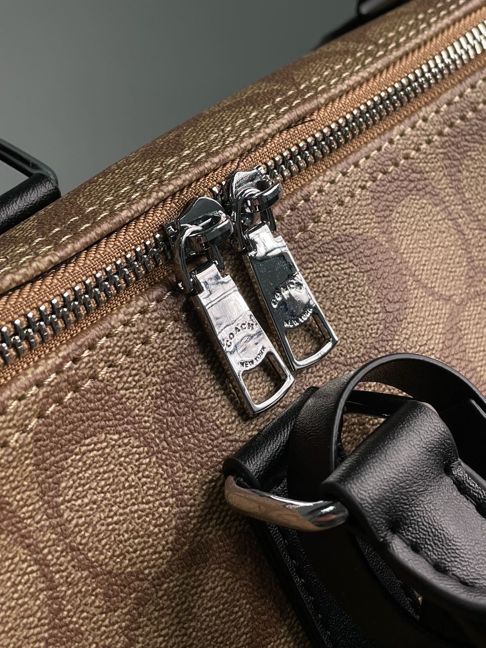 Coach 52 In Signature Canvas - 17