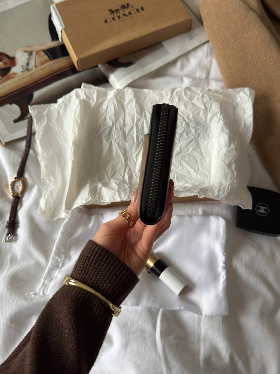 Coach Accordion Wallet In Signature Beige - 12