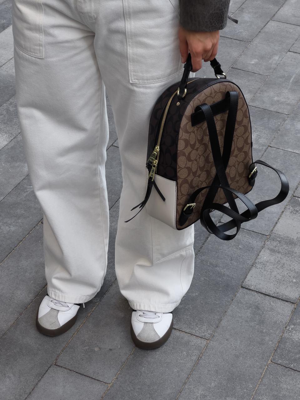 Coach Court Backpack in Signature Canvas - 15