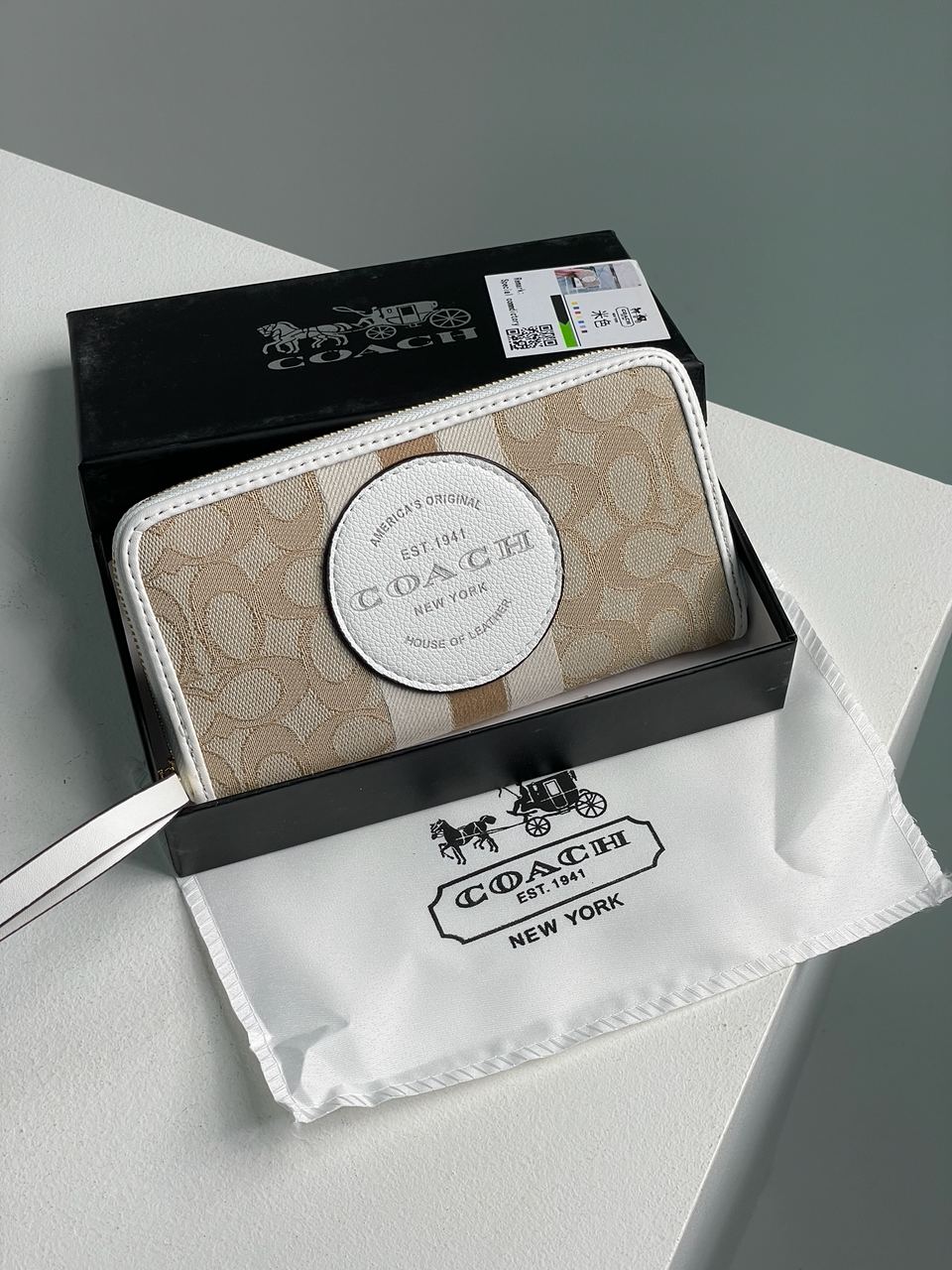 Coach Dempsey Large Wallet In Signature Jacquard Beige - 2