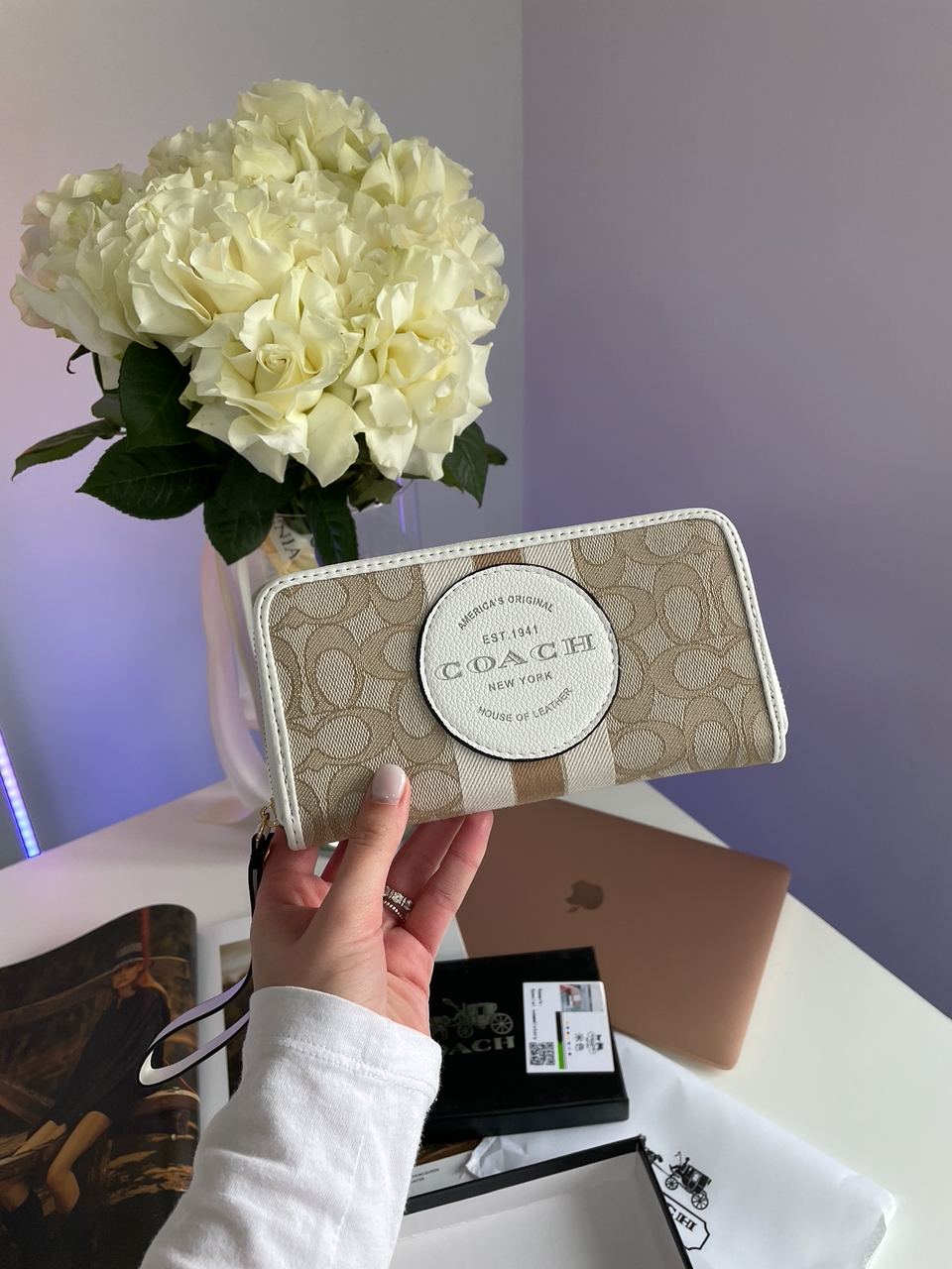 Coach Dempsey Large Wallet In Signature Jacquard Beige - 3