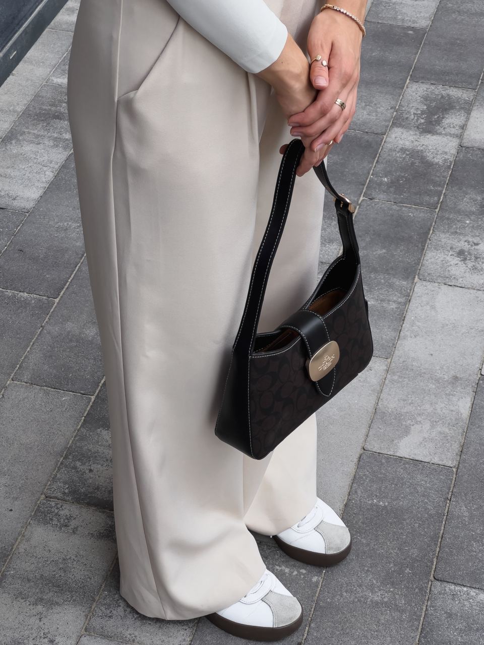 Coach Eliza Shoulder Bag In Signature Canvas - 14