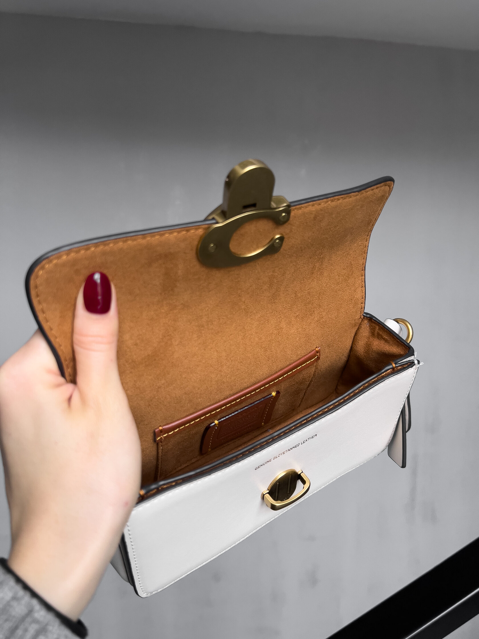 Coach Glovetanned Leather Studio Baguette Bag Chalk - 17