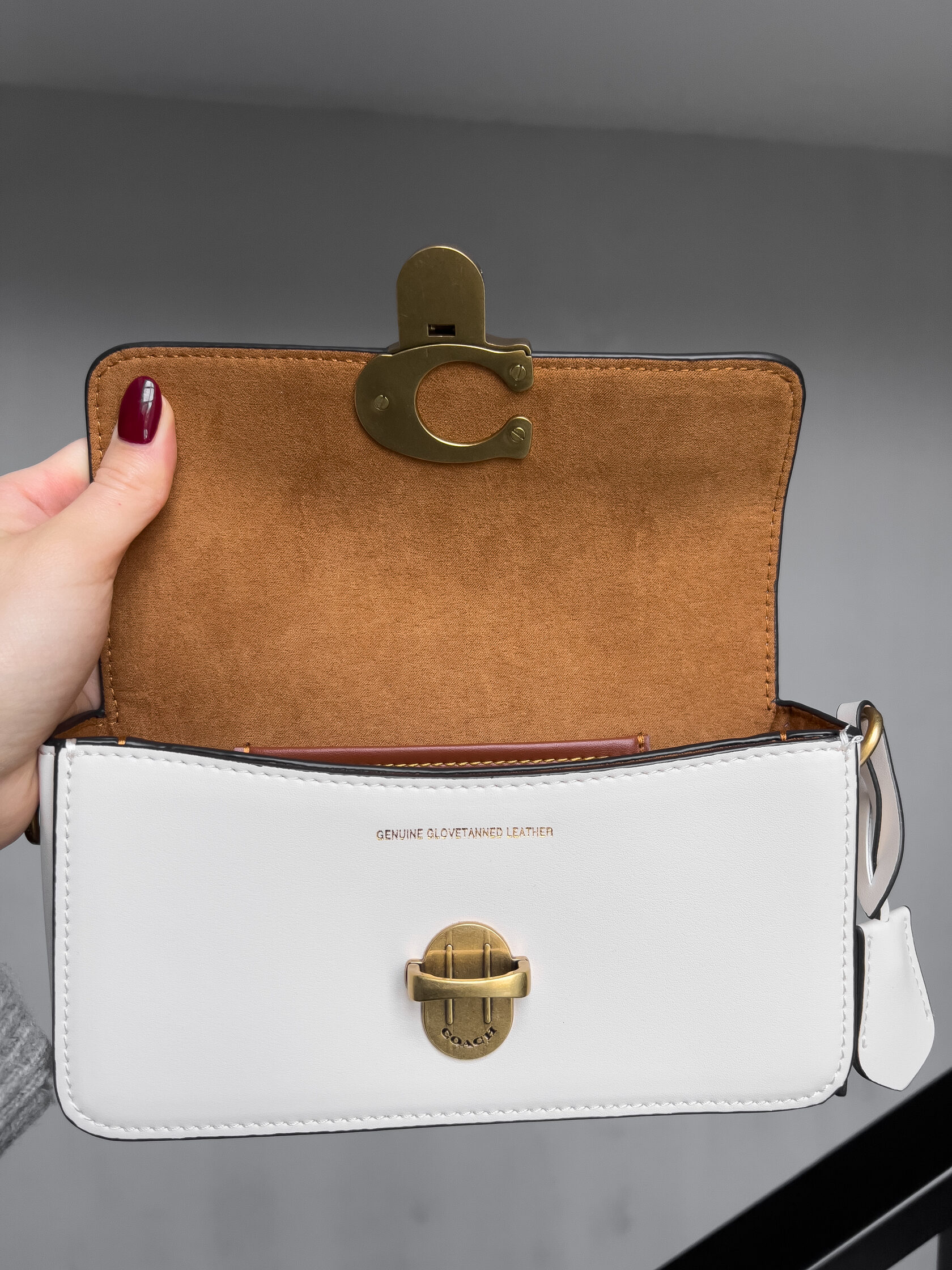 Coach Glovetanned Leather Studio Baguette Bag Chalk - 18