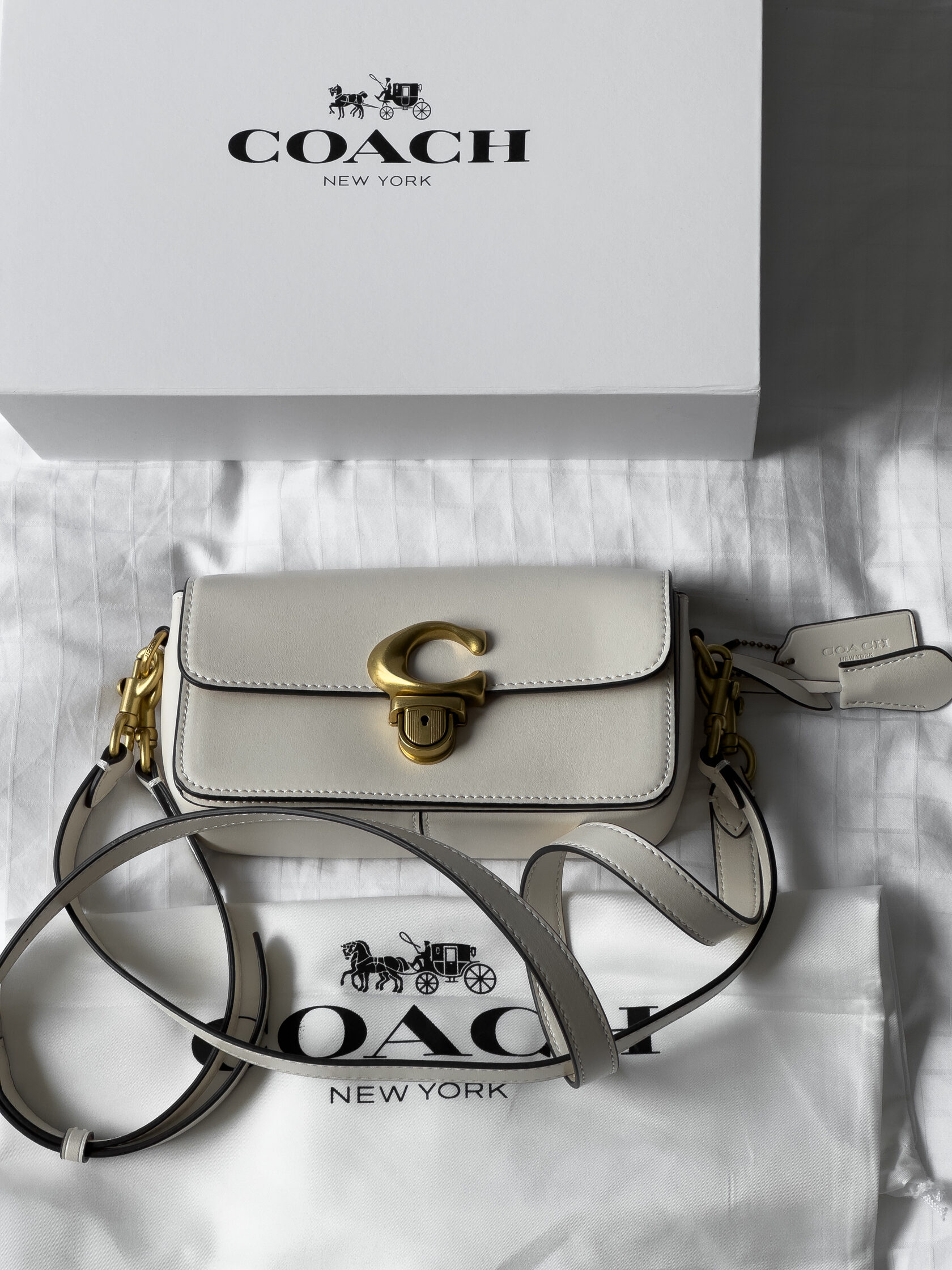 Coach Glovetanned Leather Studio Baguette Bag Chalk - 3