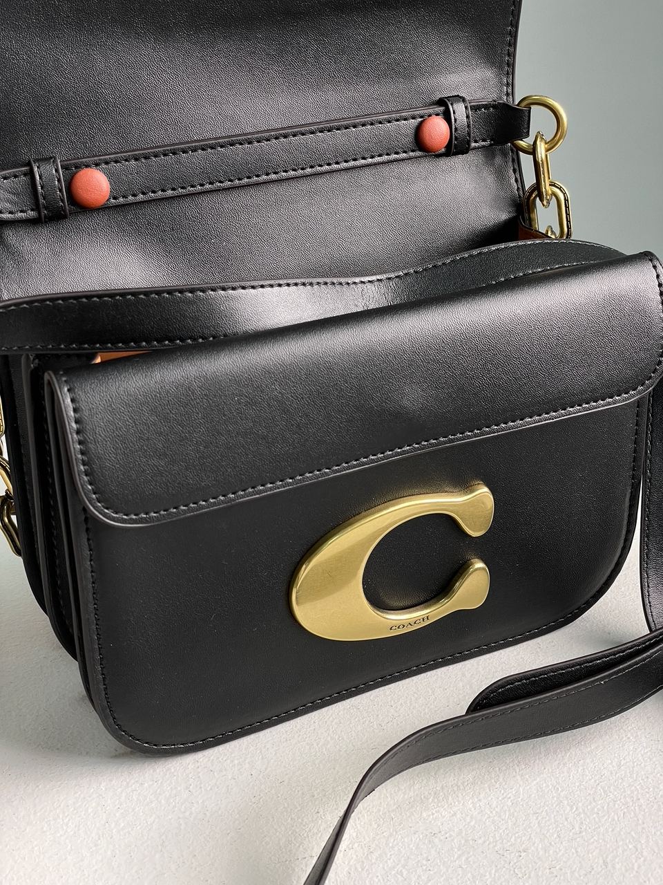 Coach Idol Bag Black/Gold - 19