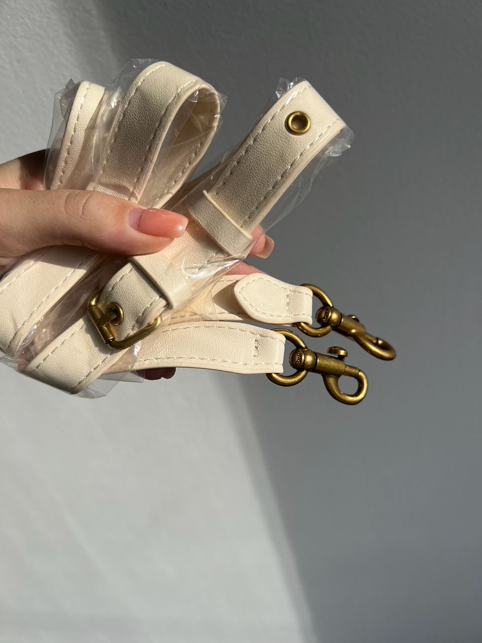 Coach Leather Covered C Closure Puffy Tabby Shoulder Bag Cream - 38