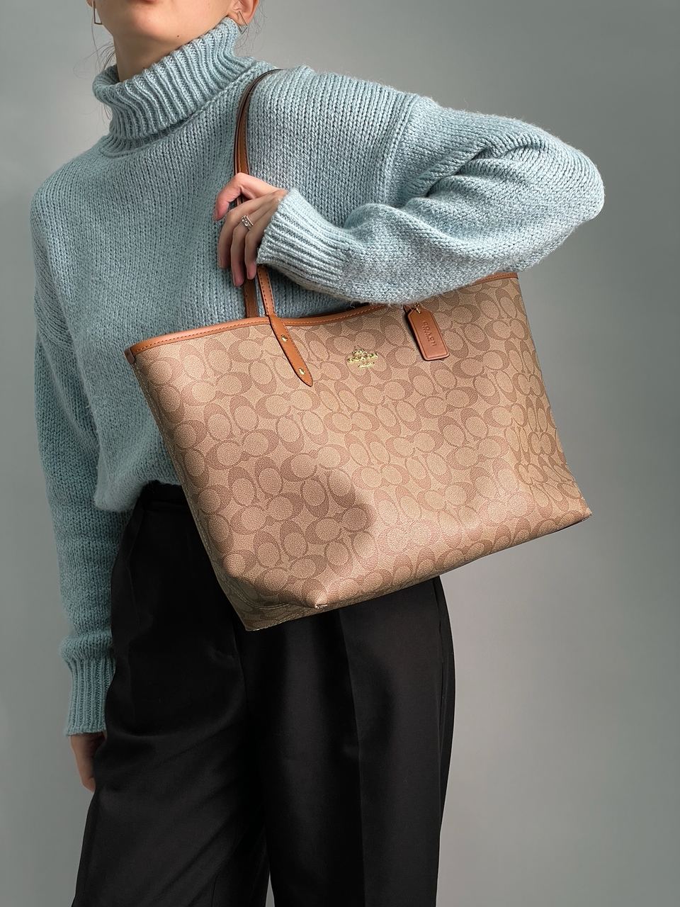 Coach Reversible Signature City Tote Khaki Saddle - 10