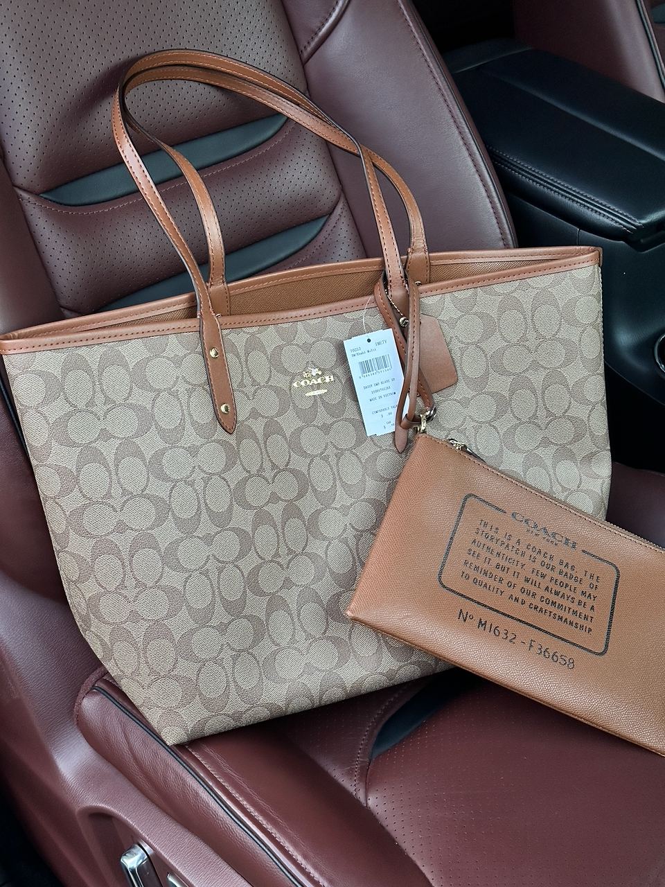 Coach Reversible Signature City Tote Khaki Saddle - 5