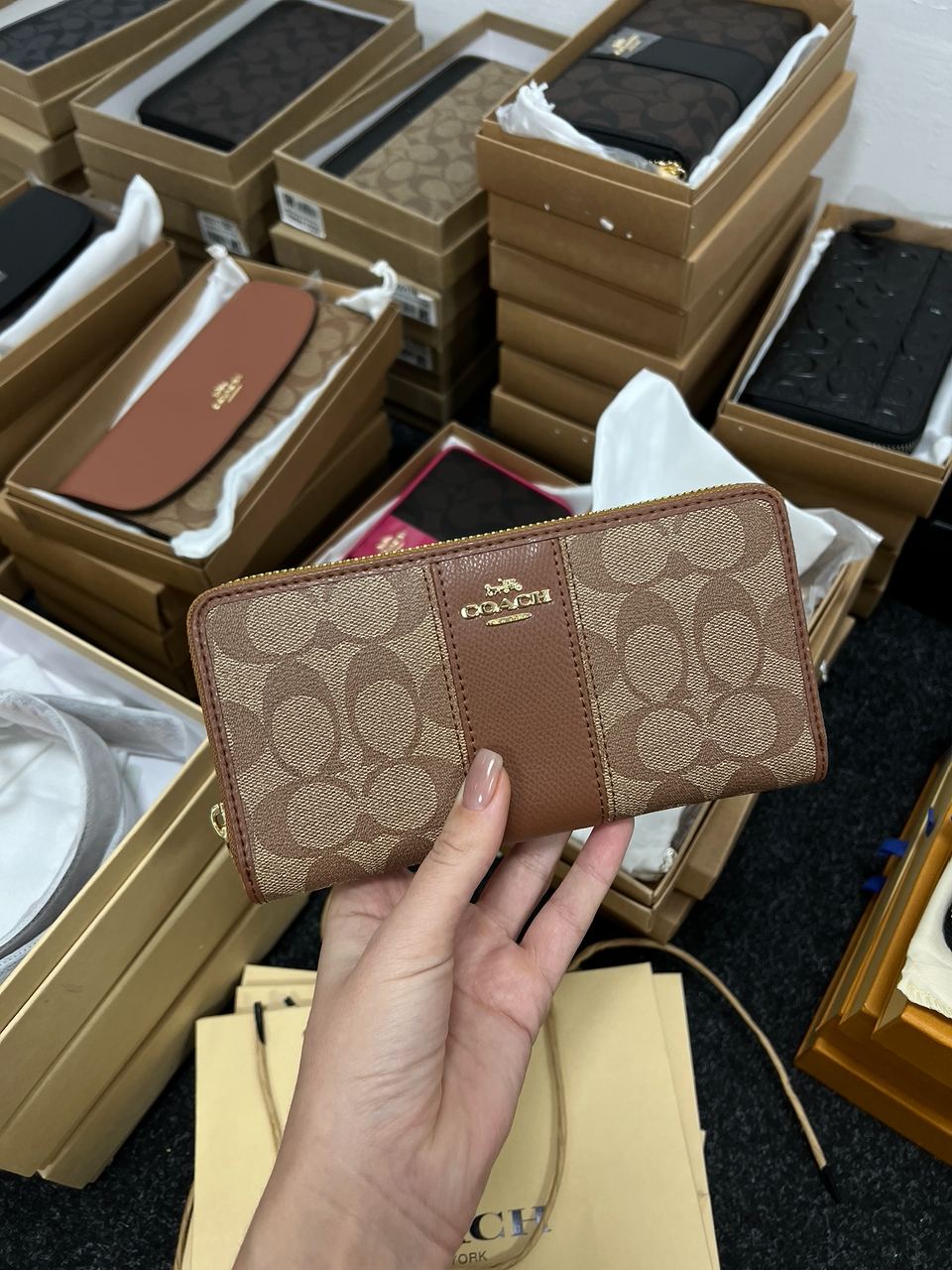 Coach Round Fastener Long Wallet Signature Ginger - 6