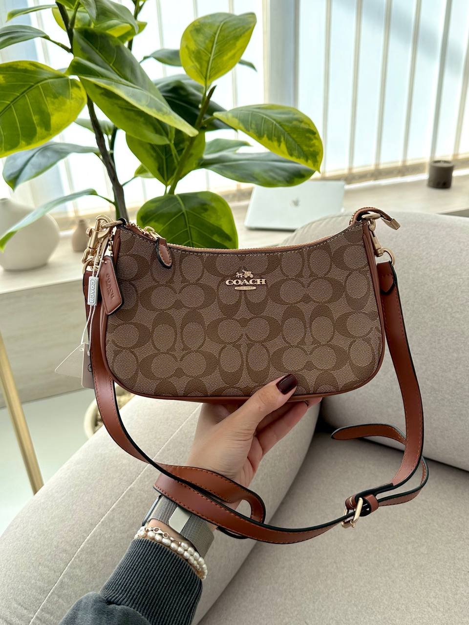 Coach Swinger 20 In Signature Canvas Saddle/Gold - 3