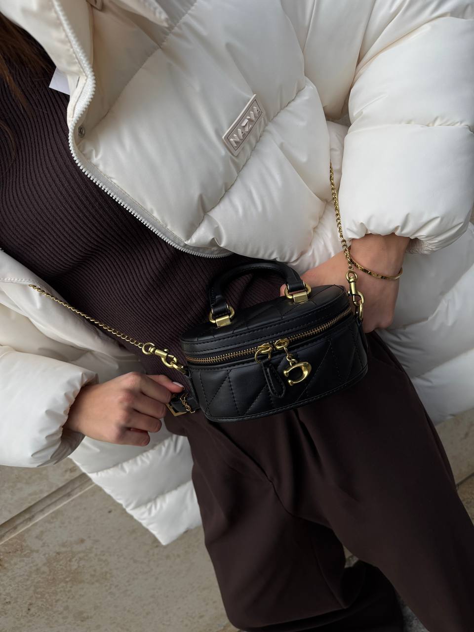 Coach Tank Circle/Oval Bag In Quilted Leather With Chain - 10