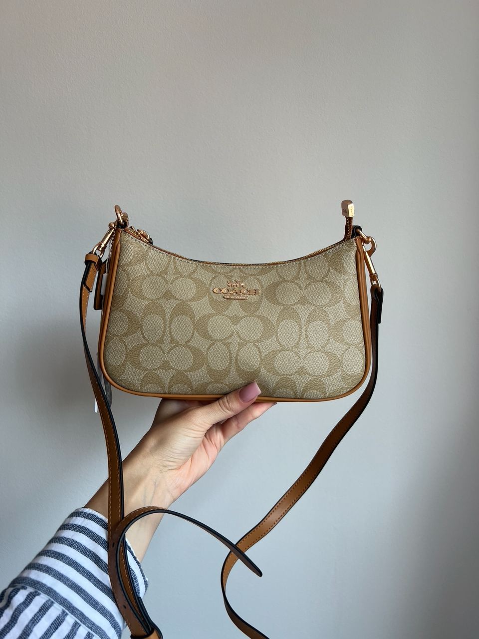 Coach Teri Caramel Shoulder Bag In Signature Canvas - 2