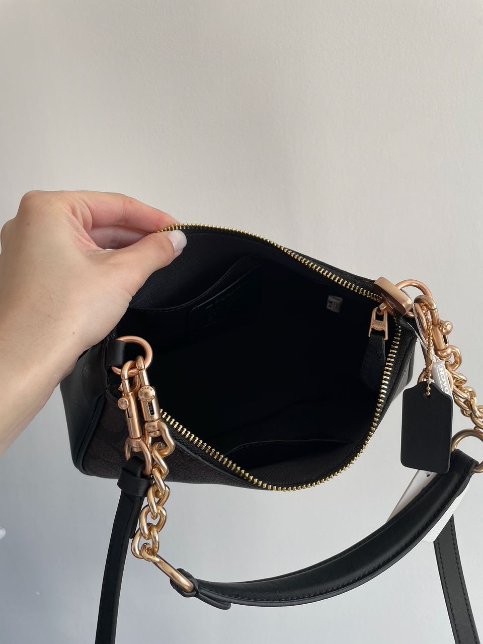 Coach Teri Shoulder Bag In Signature Canvas - 27