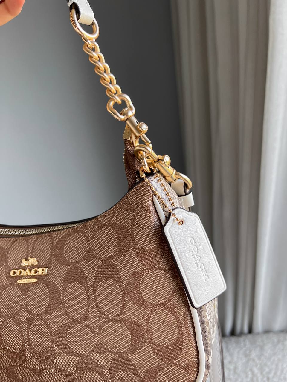 Coach Teri Shoulder Bag In Signature Canvas - 11