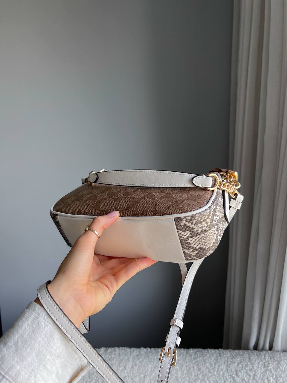 Coach Teri Shoulder Bag In Signature Canvas - 14