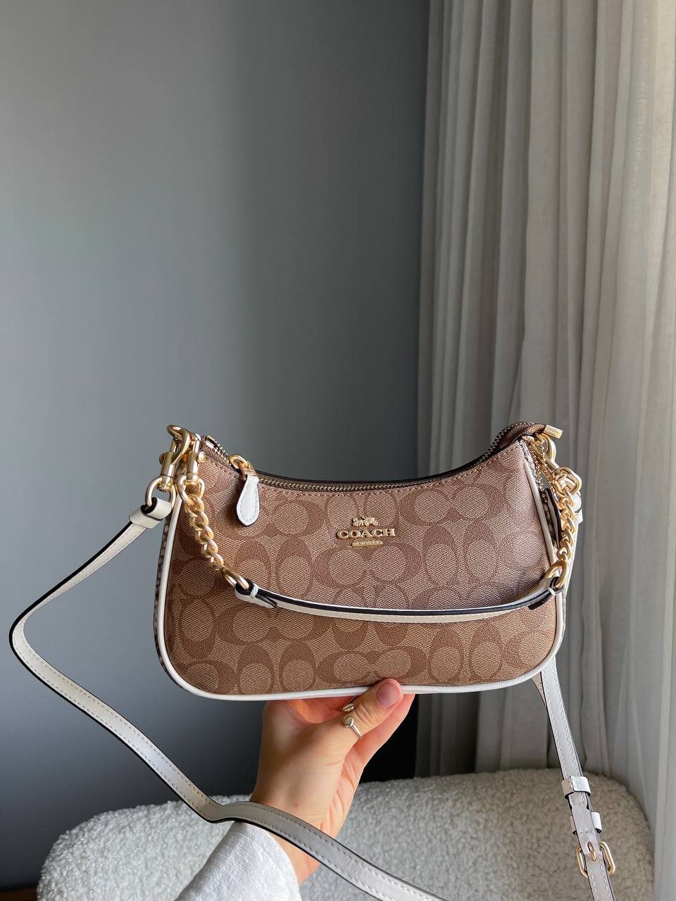 Coach Teri Shoulder Bag In Signature Canvas - 4