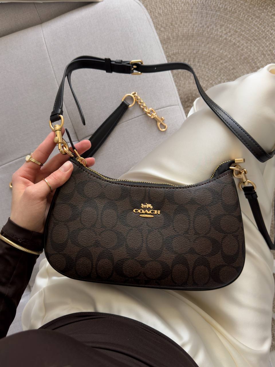 Coach Teri Shoulder Bag In Signature Canvas - 3