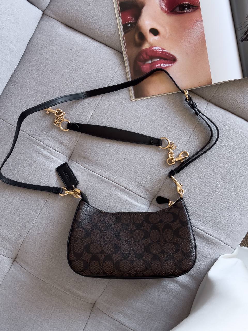 Coach Teri Shoulder Bag In Signature Canvas - 6