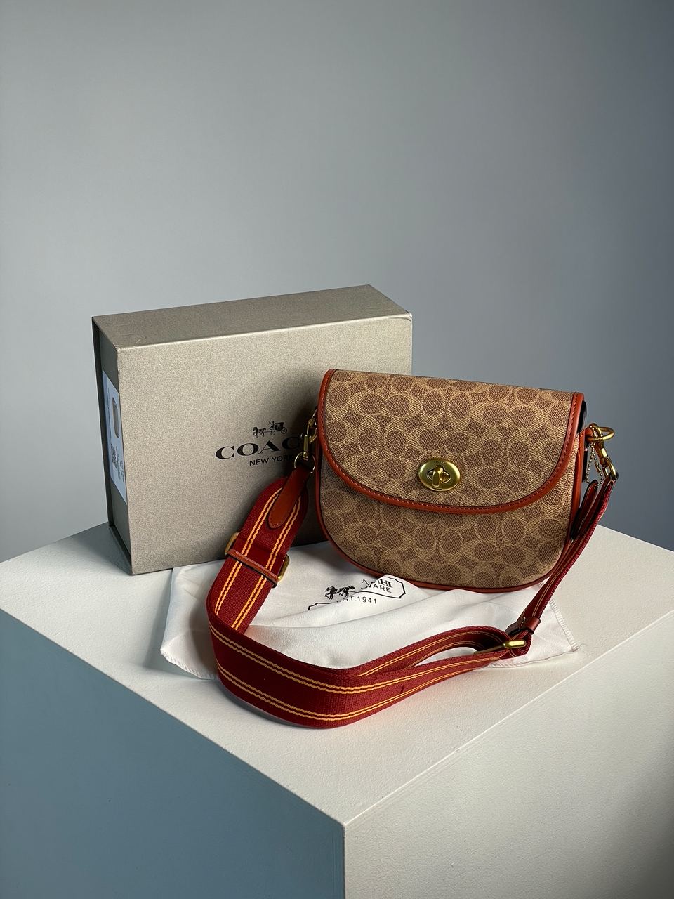 Coach Willow Medium Signature Canvas Saddle Bag - 3