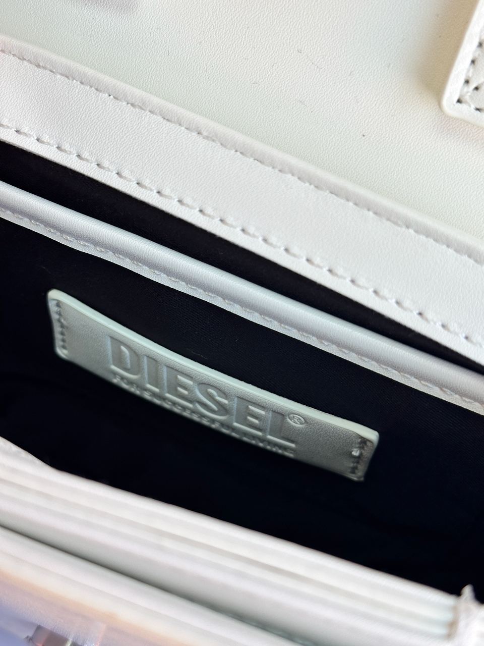 DIESEL 1DR Iconic Shoulder Bag White - 17