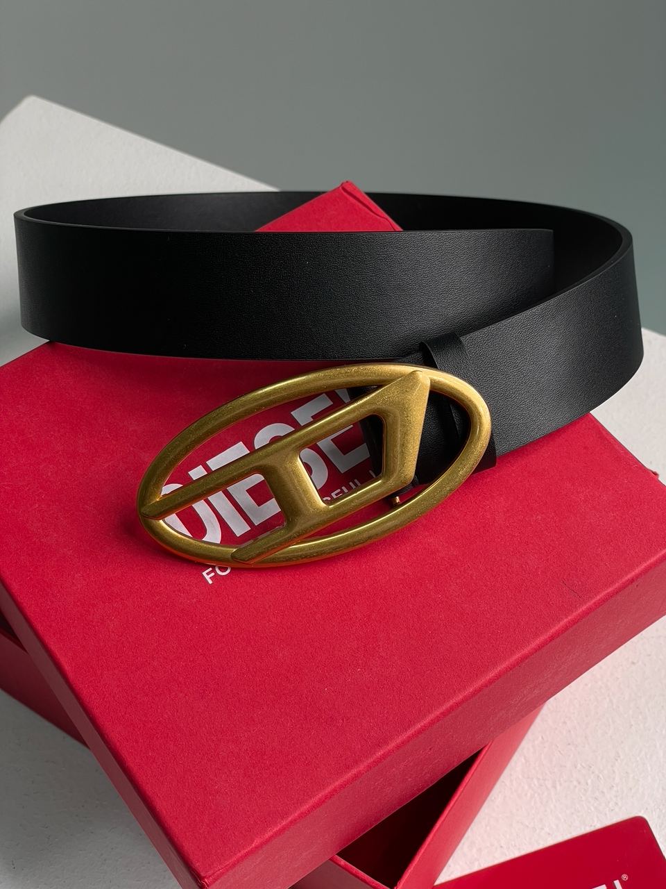 Diesel Slim Glittery Belt With Oval D Buckle Gold - 7