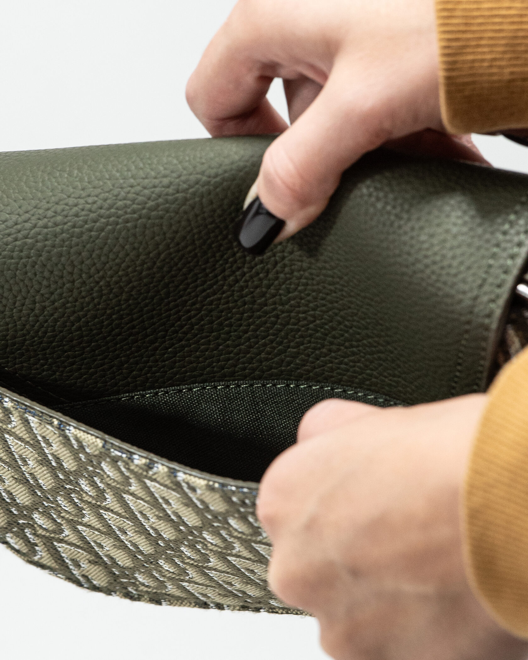 Dior Bobby Small Bag in Olive Green Oblique Jacquard - 13