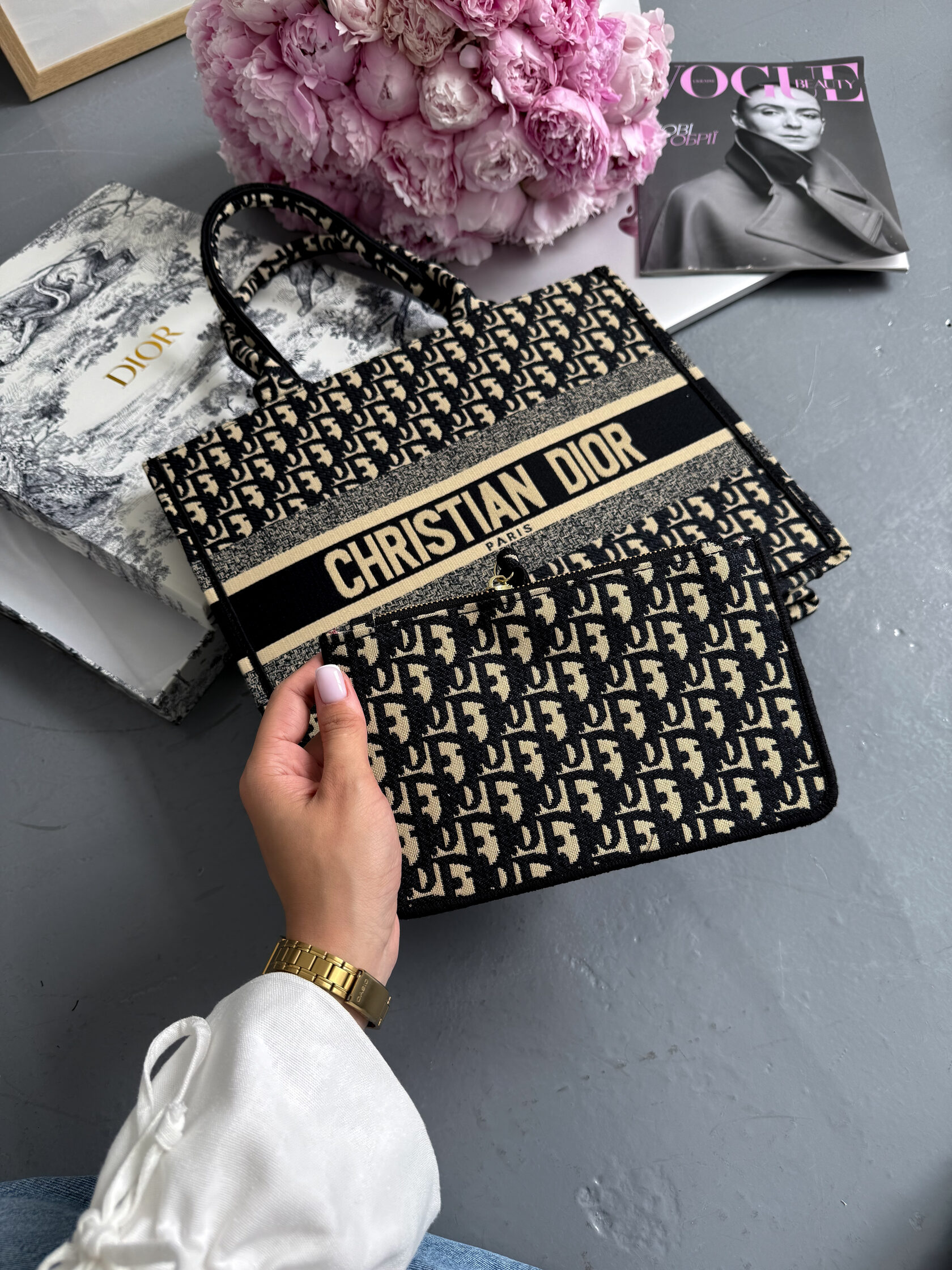 Dior Large Book Tote Ecru and Blue Dior Oblique Embroidery - 4