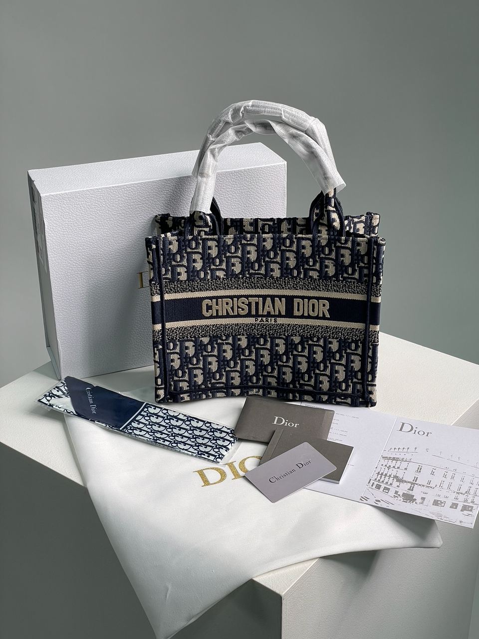 Dior Small Book Tote Ecru and Blue Dior Oblique Embroidery - 2