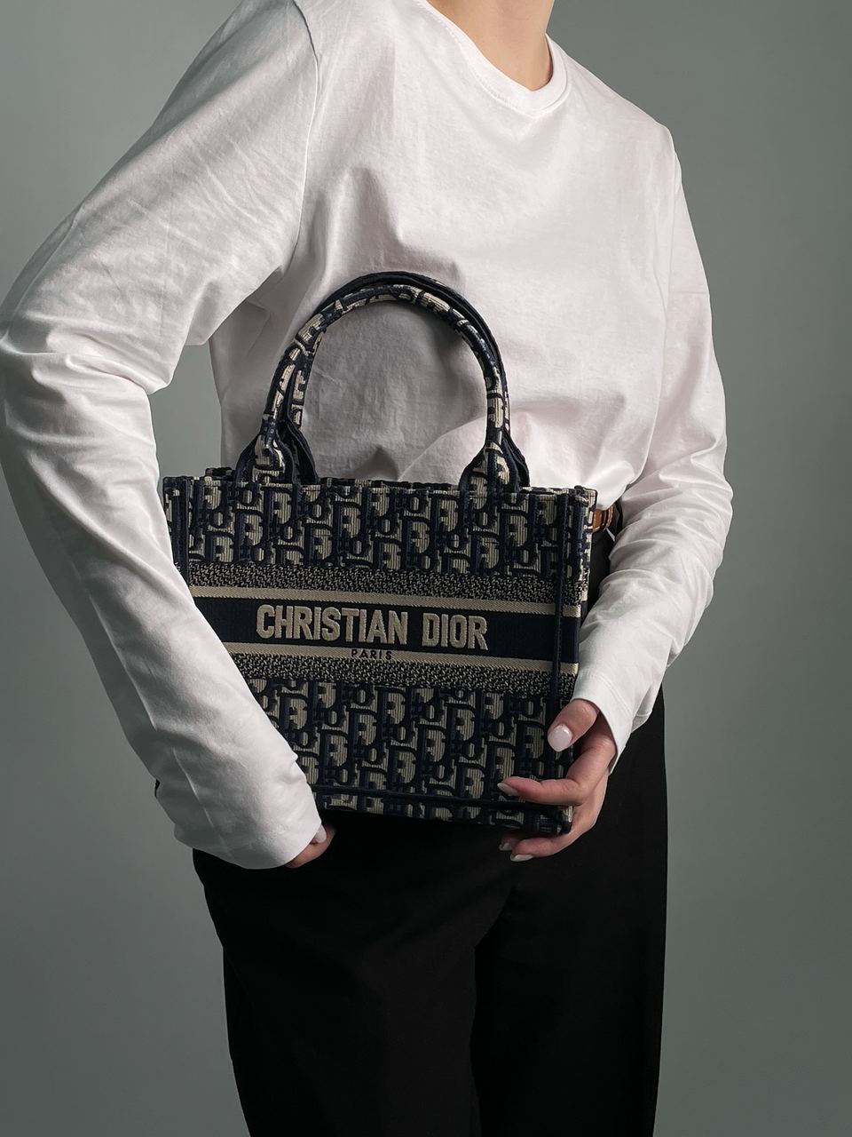 Dior Small Book Tote Ecru and Blue Dior Oblique Embroidery - 6