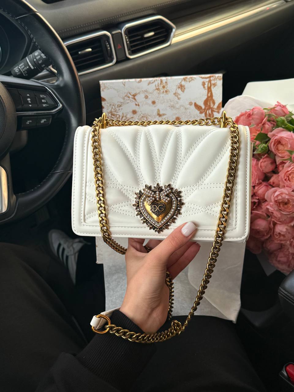 Dolce &amp; Gabbana Devotion Small Quilted Leather Shoulder Bag in White - 2