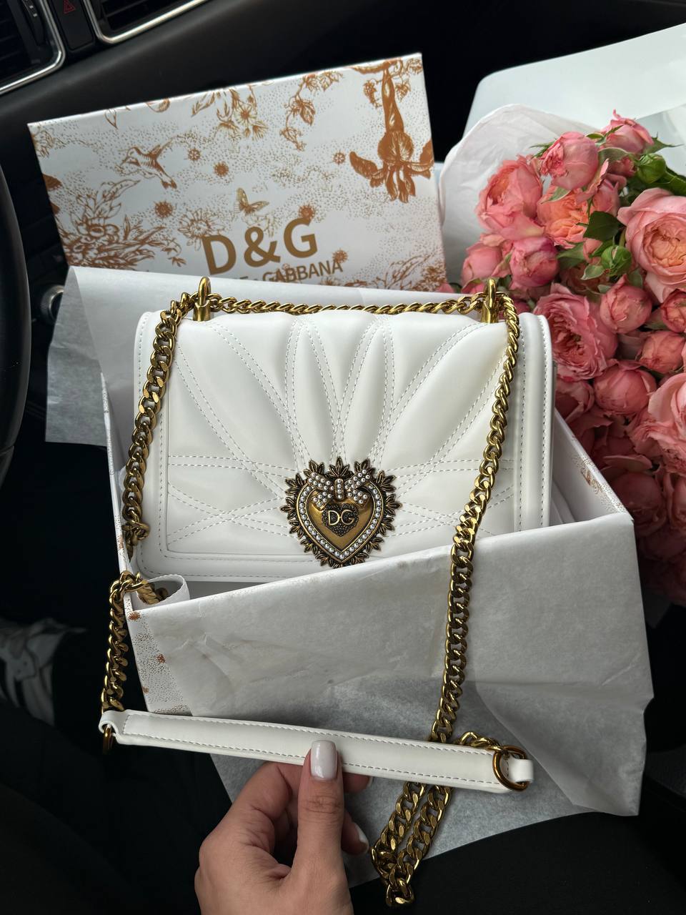 Dolce &amp; Gabbana Devotion Small Quilted Leather Shoulder Bag in White - 3