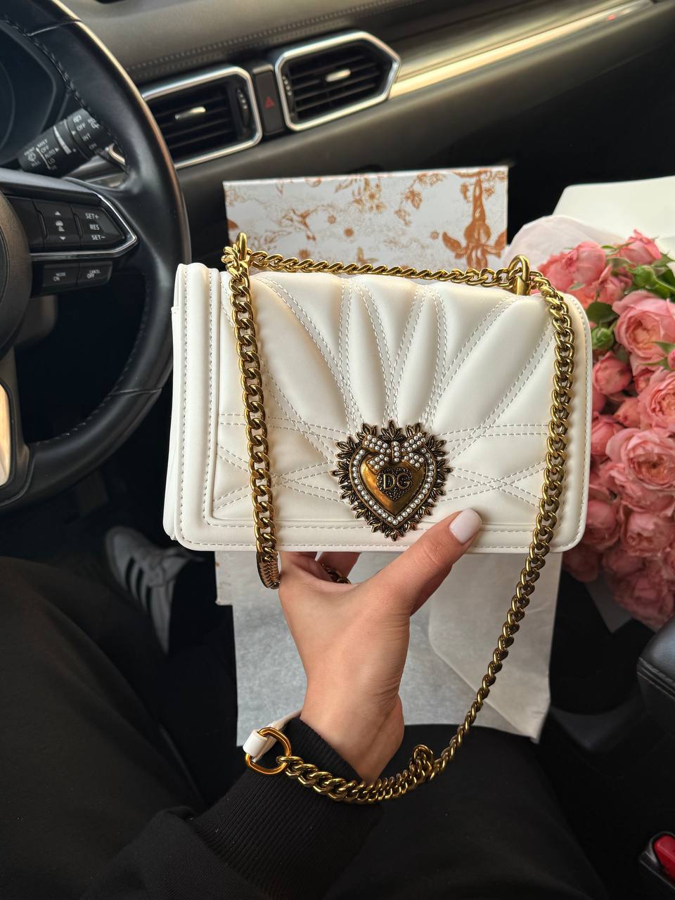 Dolce &amp; Gabbana Devotion Small Quilted Leather Shoulder Bag in White - 4