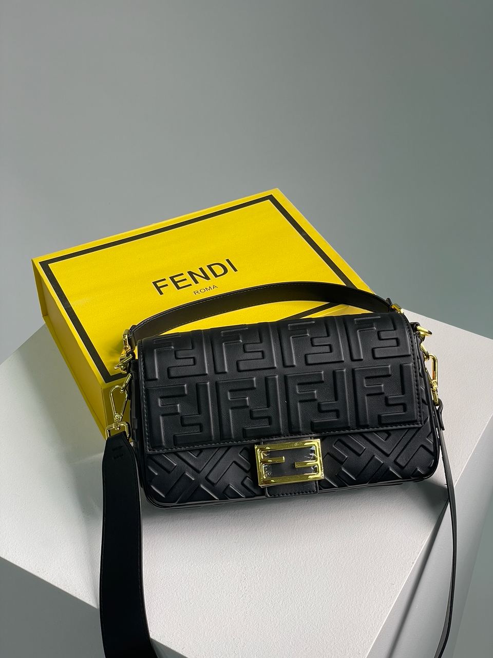 Fendi Baguette Black Leather Bag - 2