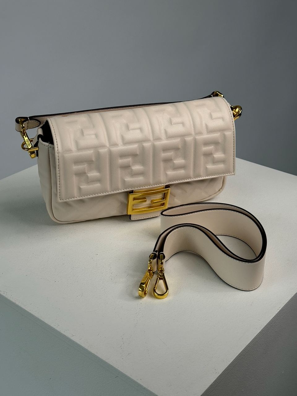Fendi Baguette Cream Leather Bag - 4