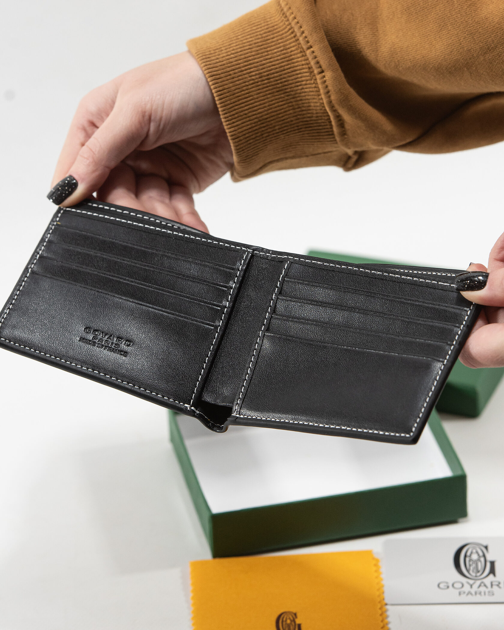 Goyard Victoire Wallet Black - 4