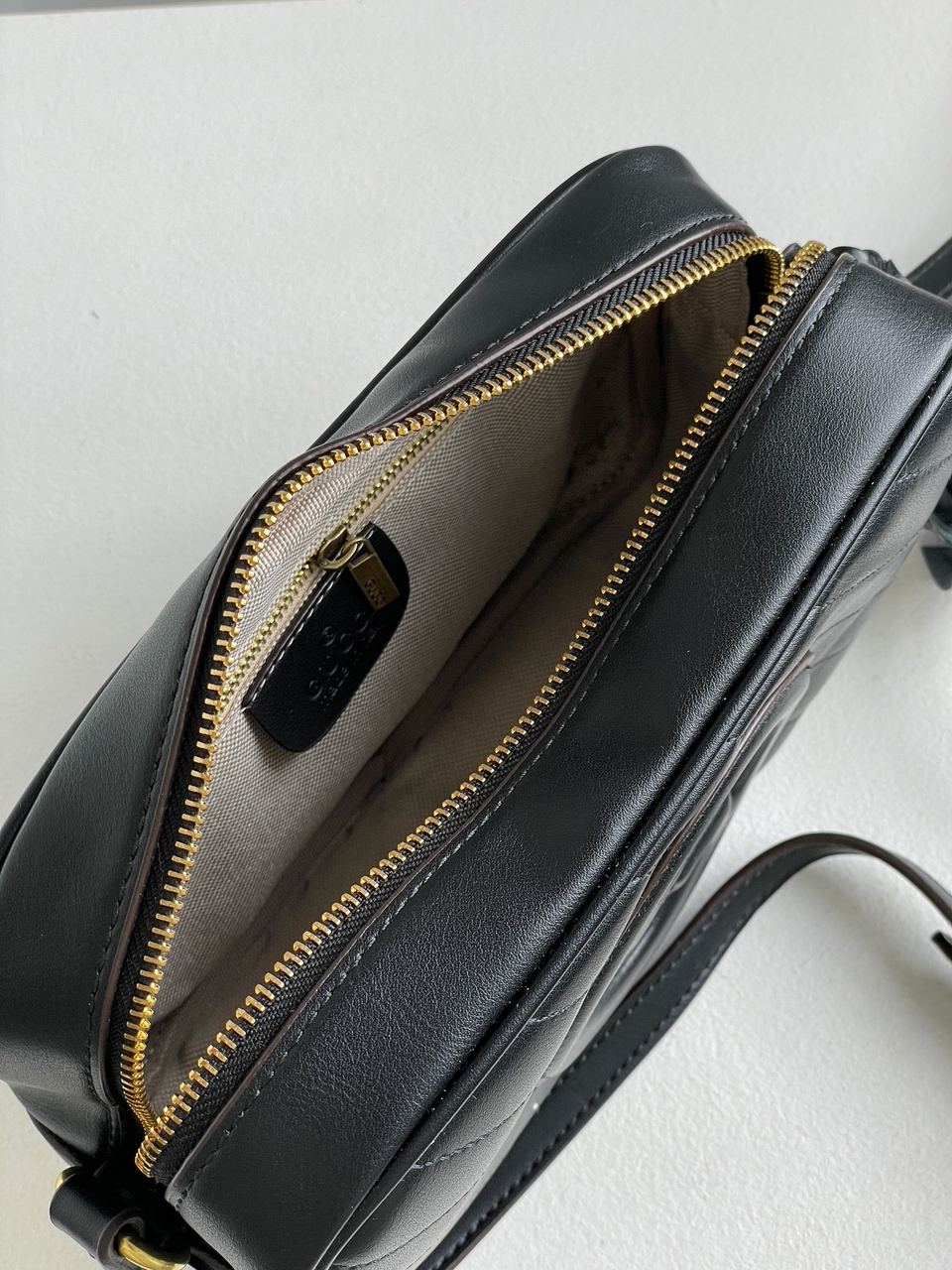 Gucci Blondie Medium Shoulder Bag Black - 17