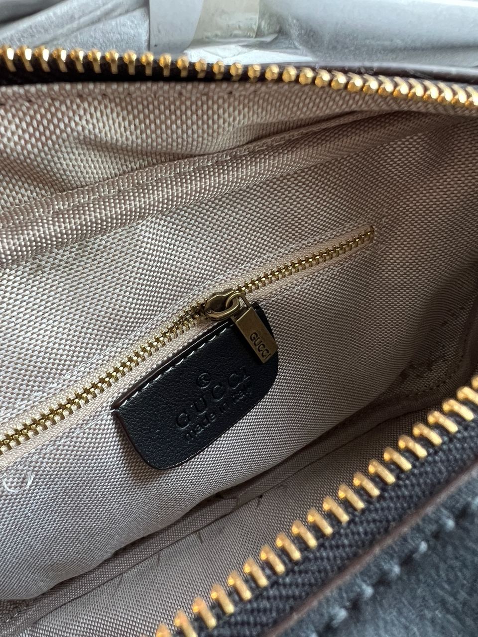 Gucci Blondie Medium Shoulder Bag Black - 19