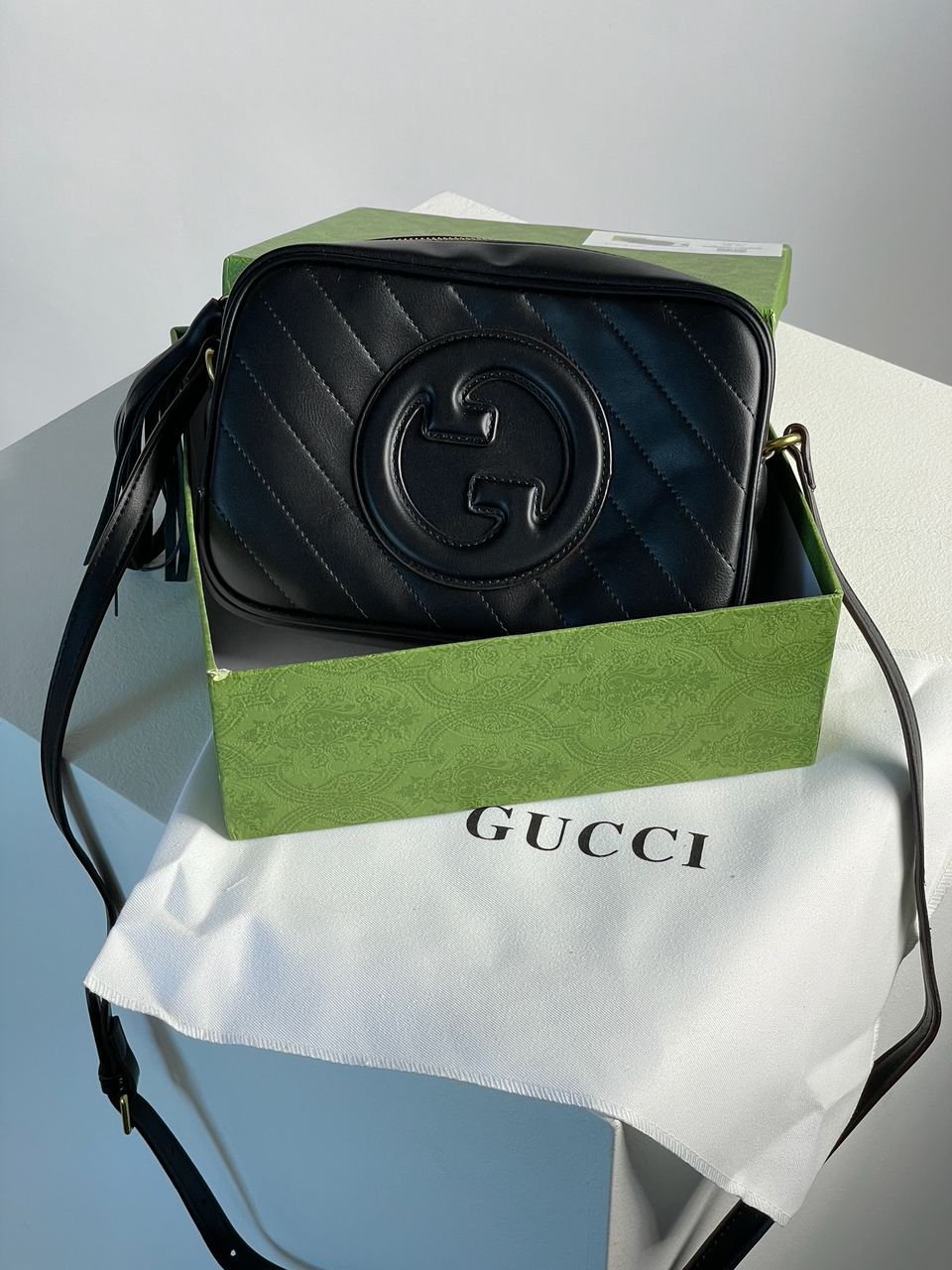 Gucci Blondie Medium Shoulder Bag Black - 2