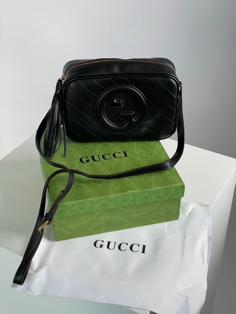 Gucci Blondie Medium Shoulder Bag Black - 3