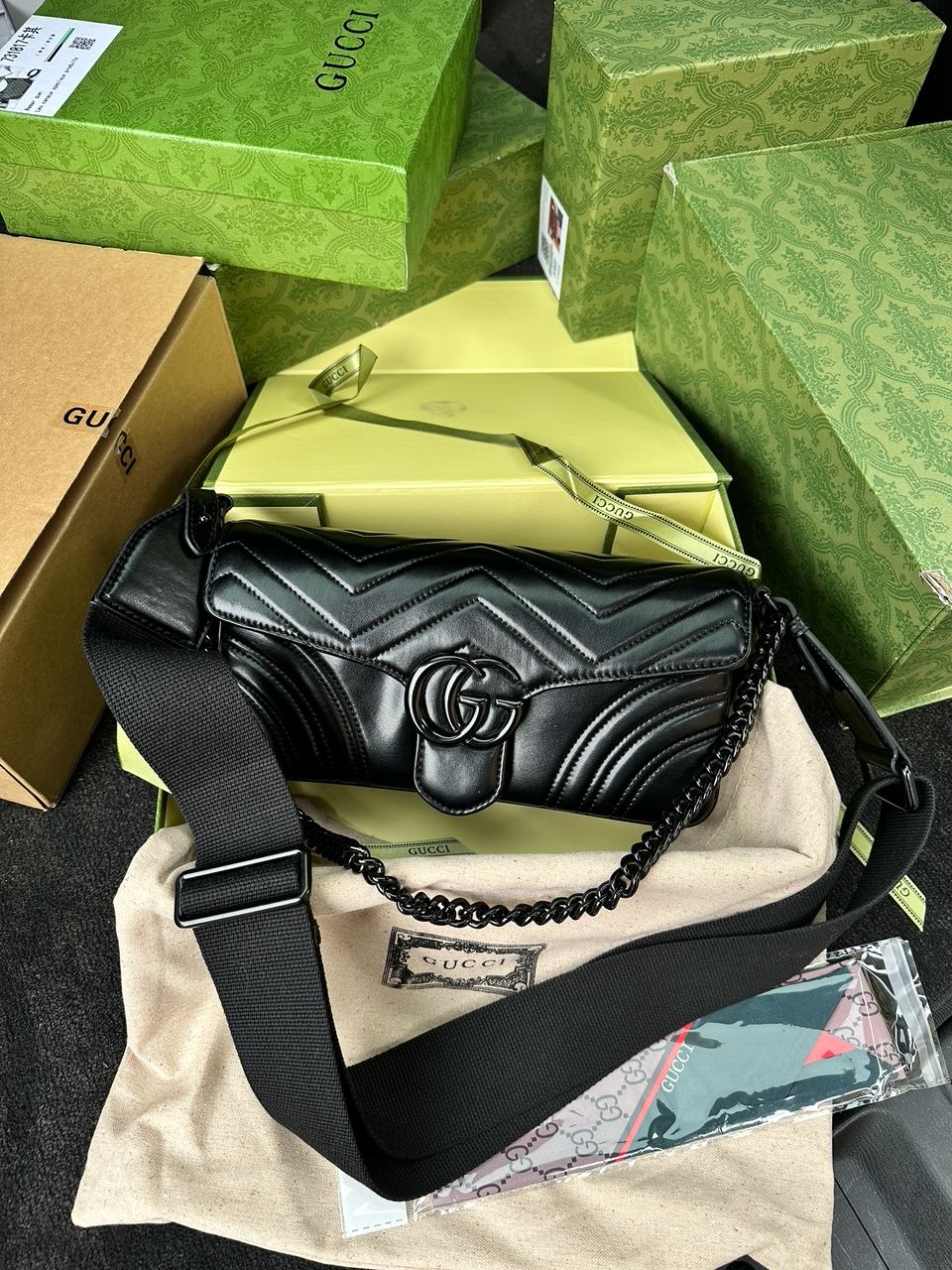 Gucci Marmont Medium Shoulder Bag Total Black - 2