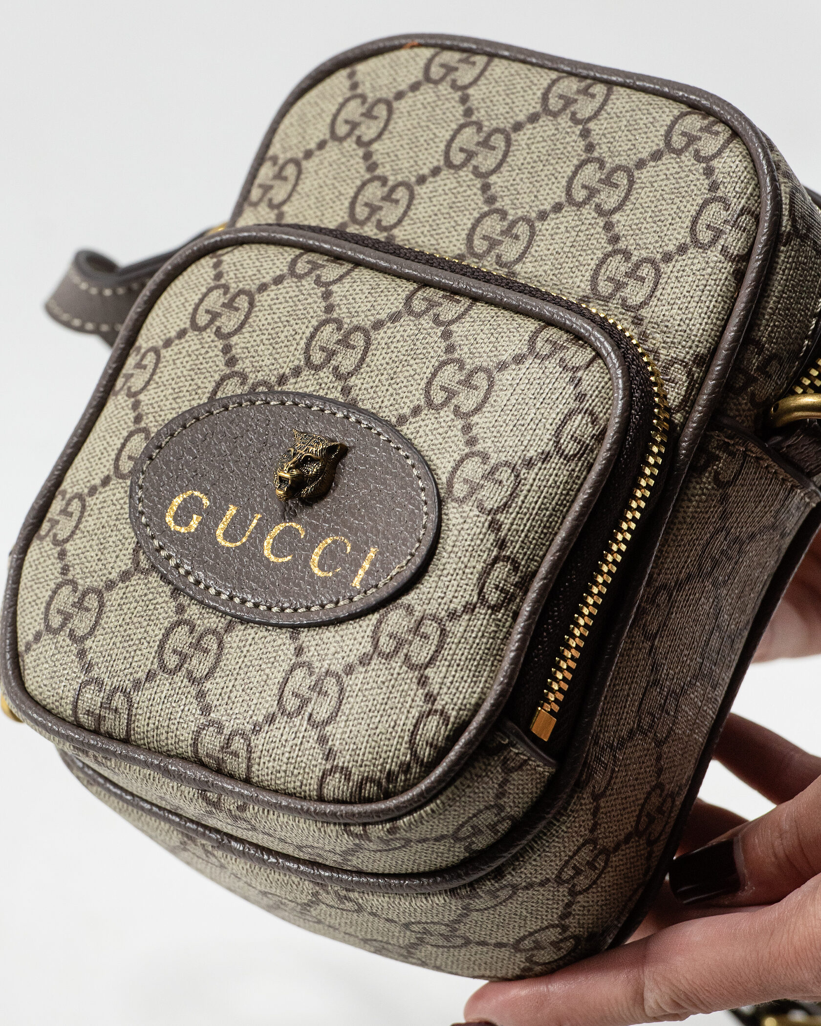 Gucci Neo Vintage GG Supreme Small Messenger Bag in Beige/Brown - 9